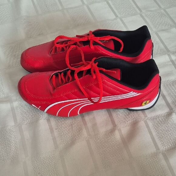 HOST PICK🥳 Puma Red Sneakers with White Detailing - Picture 16 of 16